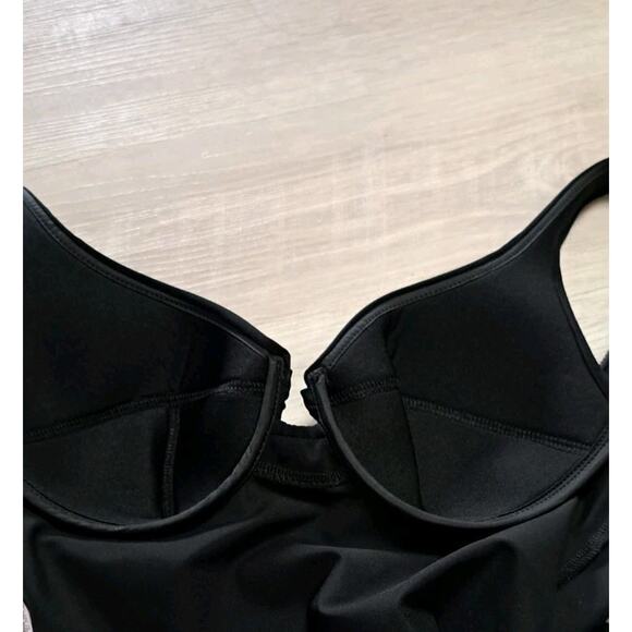 Miraclesuit Black One Piece Swim Sleek Design - Picture 8 of 9